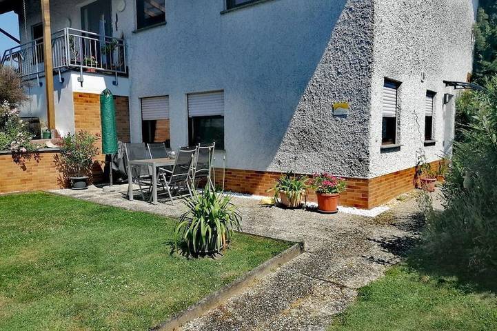 Ferienwohnung für 2 Personen, mit Terrasse und Garten in Wierschem