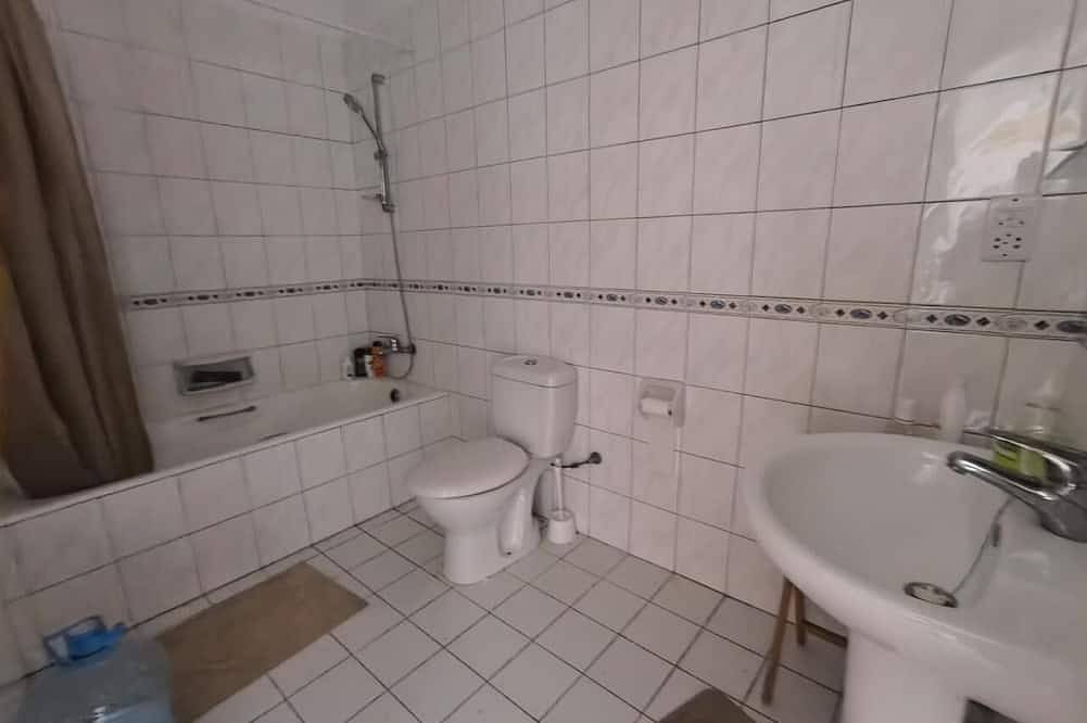 Ganze Wohnung, Limnaria gardens kato Paphos 8042 spacious big pools and jacuzzi big veranda in Paphos, Südzypern