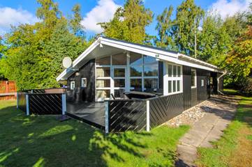 Ferienhaus für 6 Personen, mit Whirlpool und Sauna sowie Terrasse, mit Haustier in Lolland-Falster