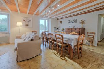 Gîte pour 5 personnes, avec jardin et jacuzzi à Allemans
