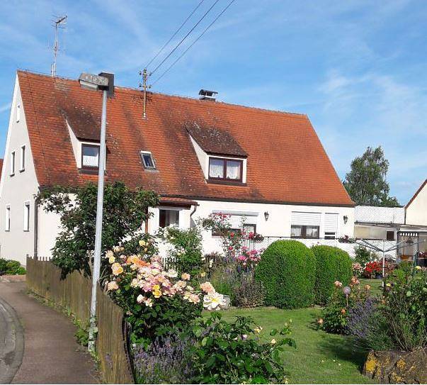 Ferienwohnung für 4 Personen, mit Balkon und Balkon/Terrasse sowie Garten in Nördlingen