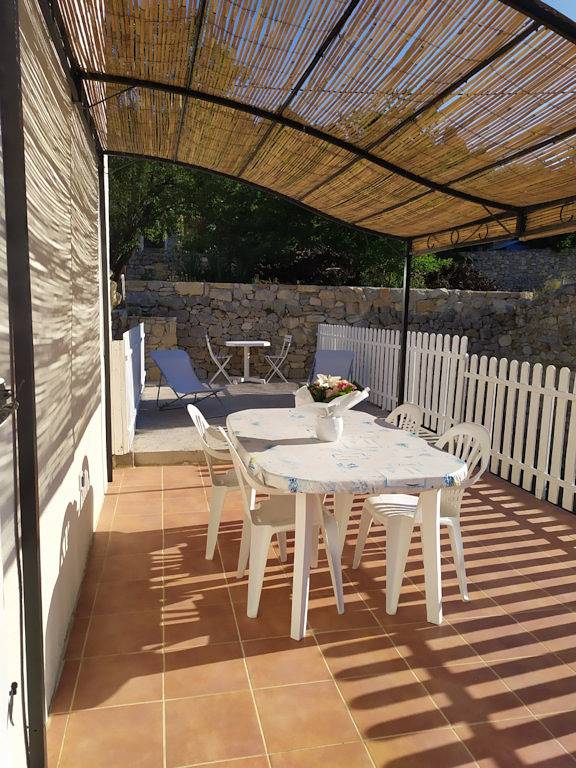 Gîte pour 4 personnes, avec terrasse dans l' Aude - 2