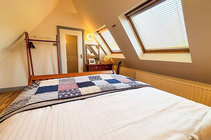 Wunderschöne, einzigartige und private Lodge in den ruhigen, reifen Gärten in Dublin North Suburb, Malahide