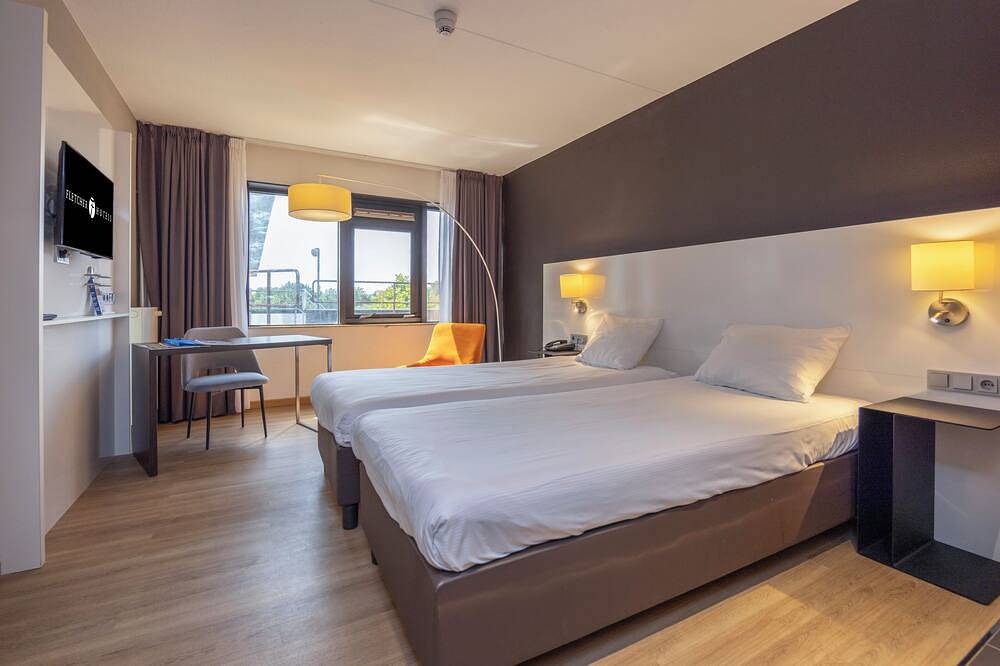 Everything You Need For The Perfect Vacation! Indoor Pool, Free Breakfast! in Nieuwegein, Bestuur Regio Utrecht