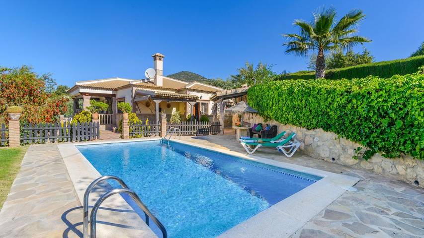 Chalet para 7 personas, con Balcón/Terraza y Piscina en Antequera