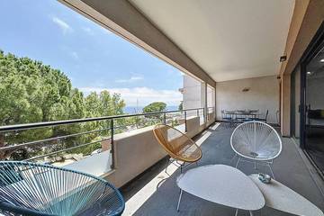 Gîte pour 4 personnes, avec terrasse dans Port Des Lecques Saint Cyr Sur Mer