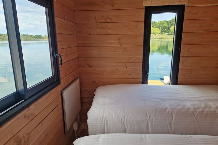 Panoramic electric boat, sail on the Lac du Der without a license. Nemours in Éclaron, Éclaron-Braucourt-Sainte-Livière