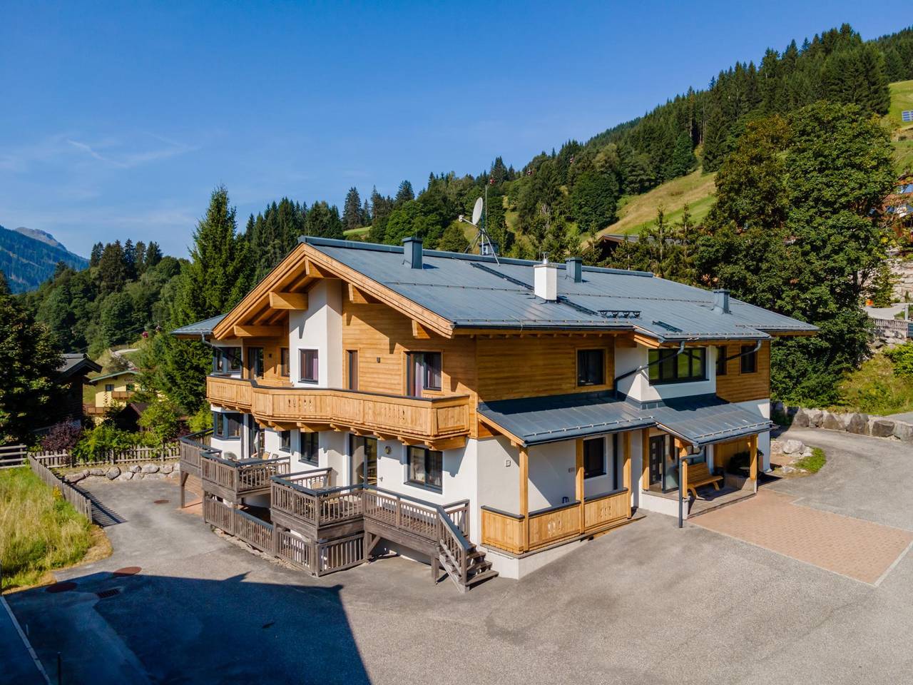 Apartamento entero, Apartment on the slopes with enclosed garden in Hinterglemm, Saalbach-Hinterglemm