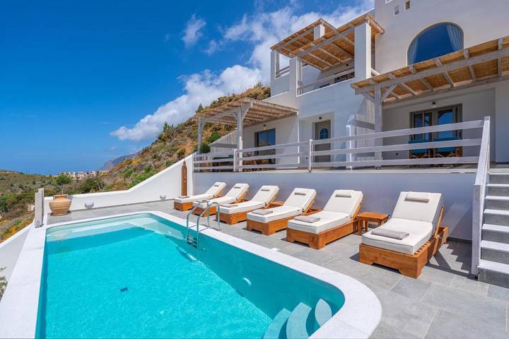 Appart’hôtel pour 2 personnes, avec Balcon et Terrasse ainsi que Piscine et Vue