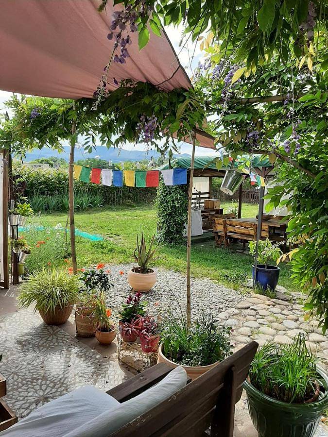Location de vacances pour 2 personnes, avec terrasse et jardin à Chandolas - 2