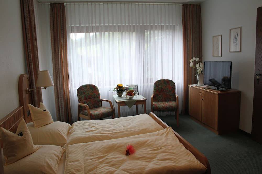 Ganze Wohnung, Doppelzimmer mit Dusche und Wc in Enzklösterle, Nordschwarzwald