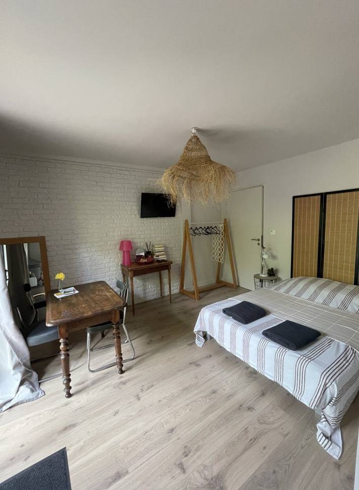 Gîte pour 2 personnes, avec jardin et piscine à Écully - 3