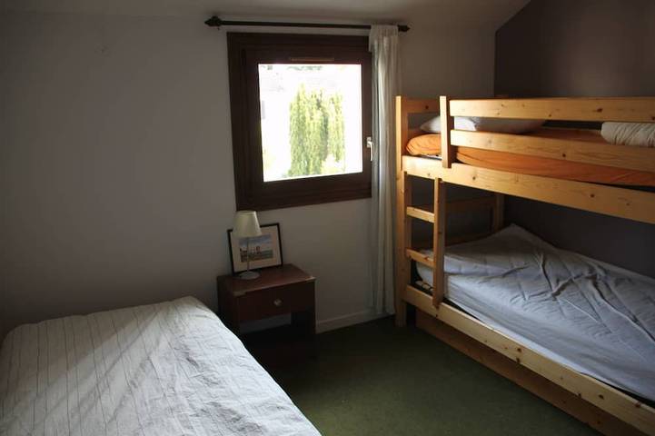 Location de vacances pour 5 personnes, avec jardin ainsi que terrasse et piscine dans Port de Gourmalon - 4