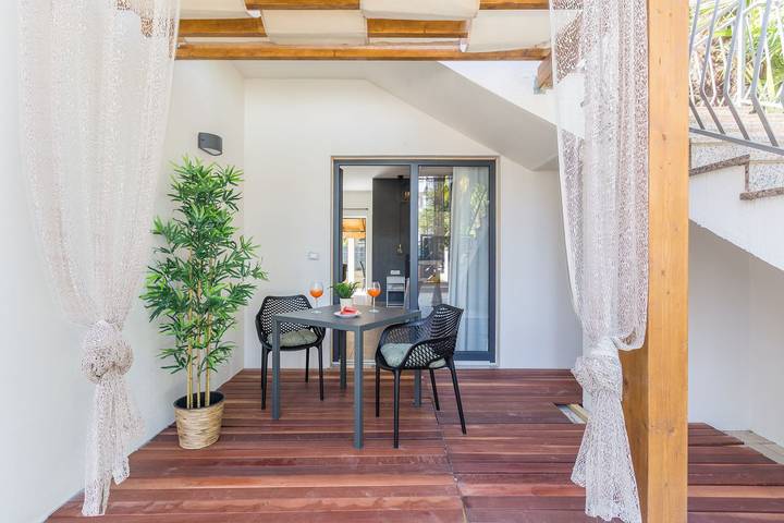 Ferienwohnung für 2 Personen, mit Garten und Terrasse in Poreč