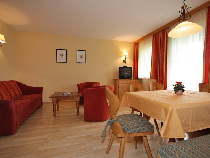 Ferienwohnung für 6 Personen, mit Balkon und Terrasse sowie Garten und Sauna in Altenmarkt im Pongau - 2