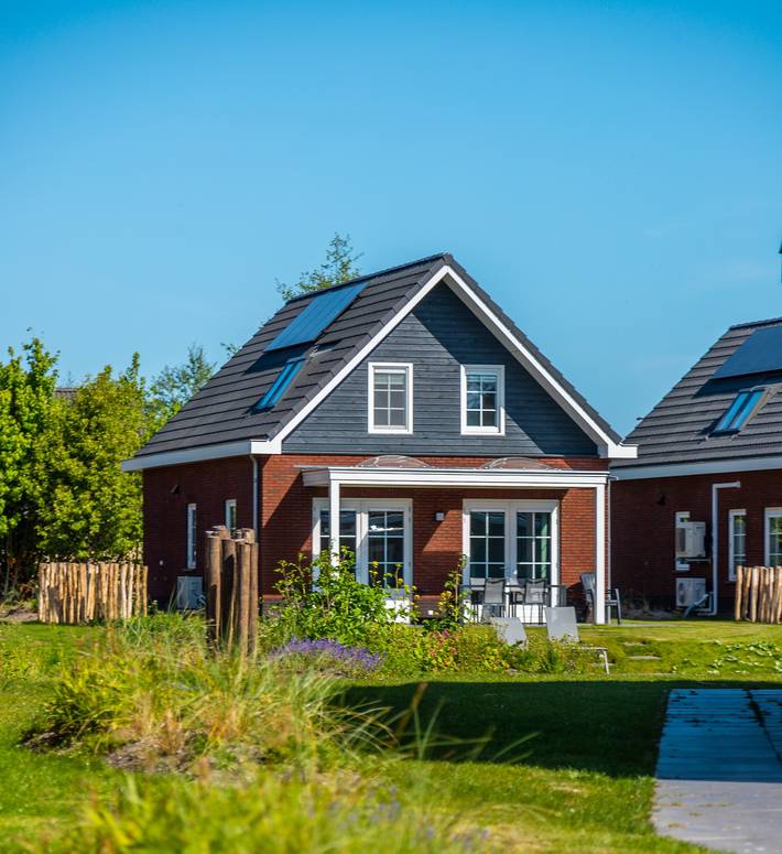 Ferienhaus für 8 Personen, mit Balkon/Terrasse und Terrasse sowie Garten und Pool