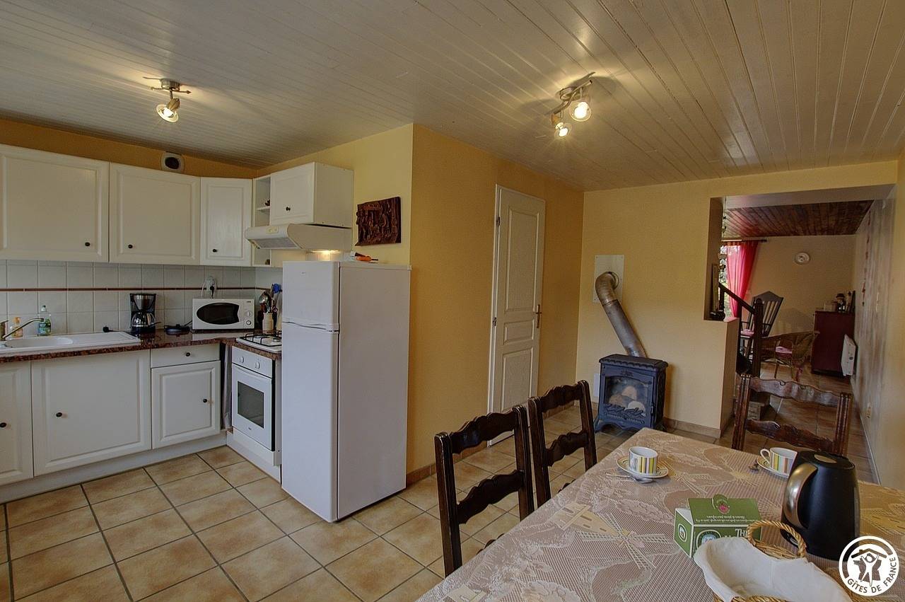 Charmante 95m² Gite mit Garten & TV - 2.5km nach Chaley in Évosges, Belley