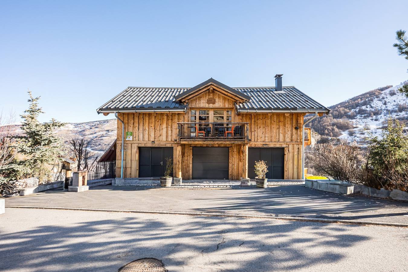 Entire apartment, Holiday Home 'Appartement Le Galibier' with Shared Garden and Wi-Fi in Valloire, Saint-Jean-de-Maurienne region