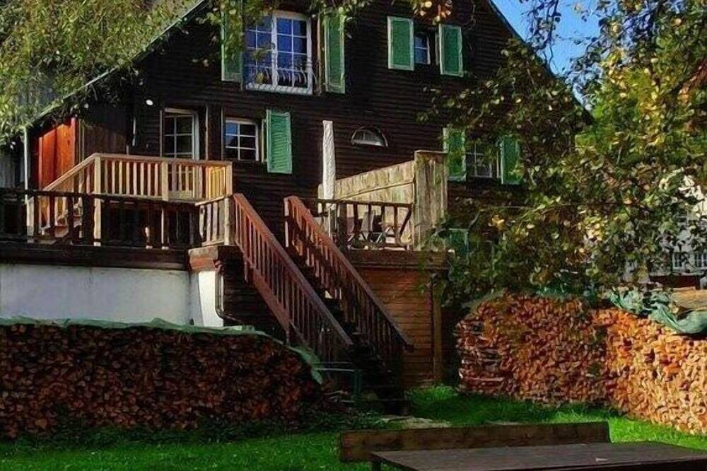 Ferienhaus in Wutach mit Schwimmbecken in Wutach, Südschwarzwald