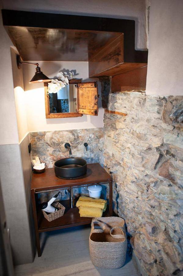 Location de vacances pour 3 personnes, avec jacuzzi ainsi que balcon et piscine à Capo di Ponte - 4