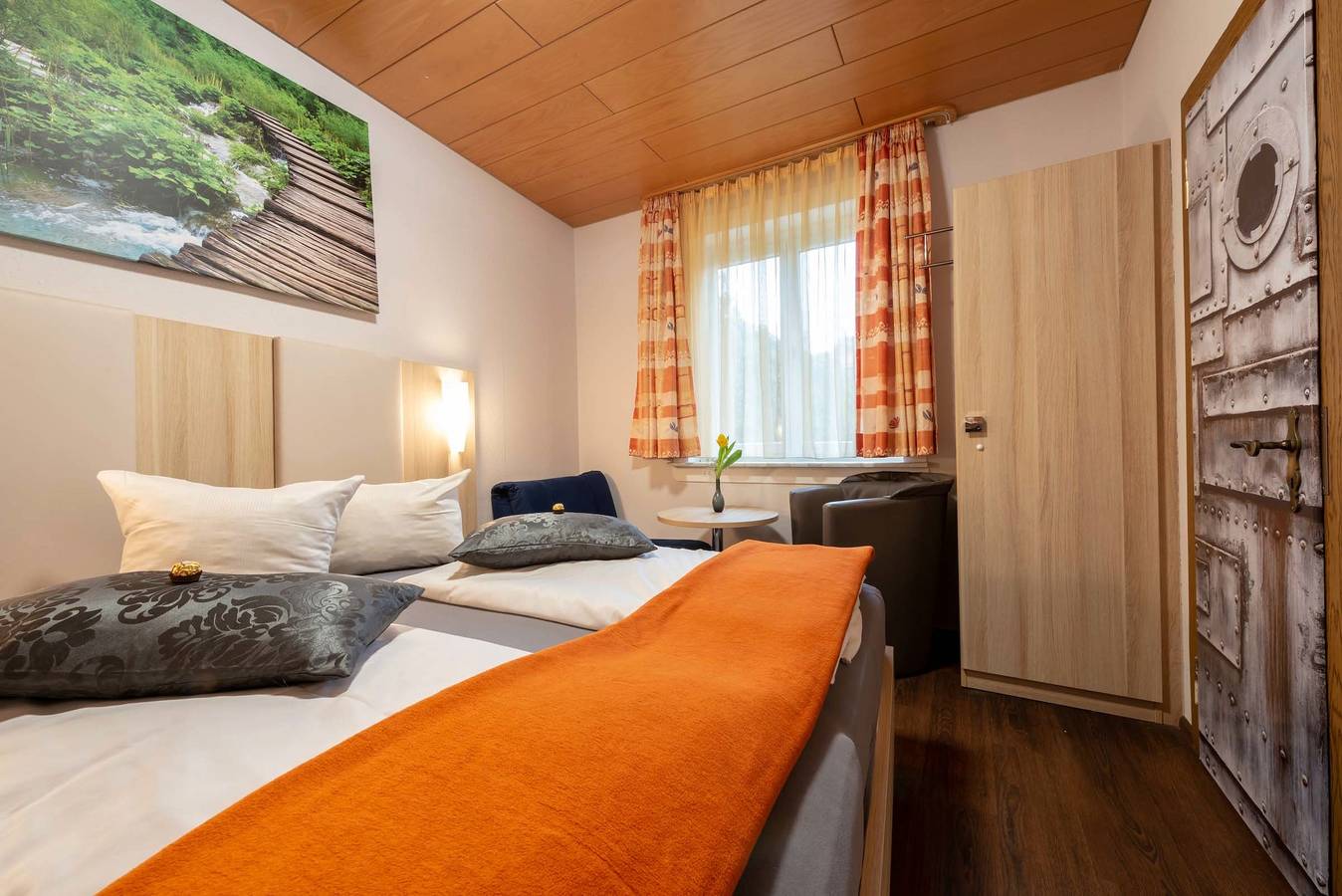 Hotel Seerose Lindau - Doppelzimmer mit Wc und Dusche in Lindau, Bayerisch Schwaben