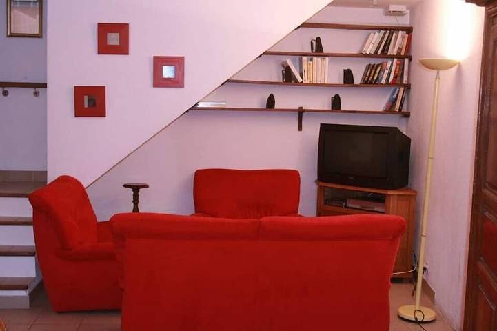 Location de vacances pour 2 personnes, avec jardin ainsi que piscine et terrasse à Saint-Laurent-le-Minier - 3