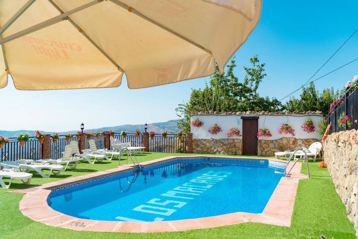Casa rural para 4 personas, con Jacuzzi y Terraza además de Piscina y Sauna en Yegen - 3