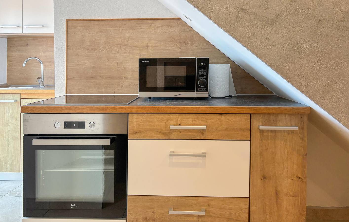 Ganze Ferienwohnung, Charmantes Apartment mit Meerblick und Terrasse, 500 m vom Strand entfernt in Umag, Umag und Umgebung