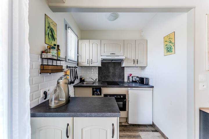 Entire studio, Studio Apartment 'Felicidad Arcachon' with Balcony and Wi-Fi in Arcachon, Arcachon region