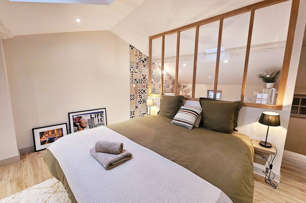 Casa-Ciudad-Baño en la habitacion in Angulema, Charente