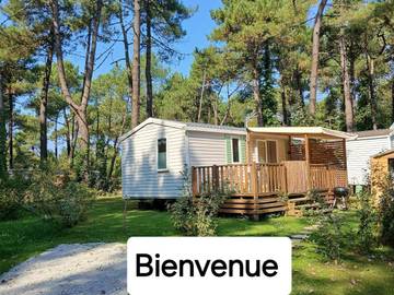 Location de vacances pour 5 personnes, avec piscine ainsi que vue et jardin à Camiers