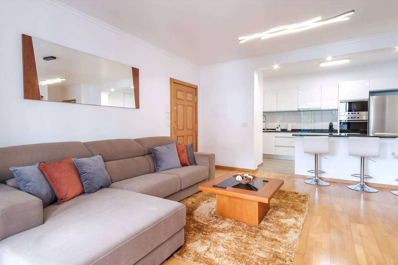 Entire apartment, Guestready - Serene Funchal Getaway in São Martinho, Madeira