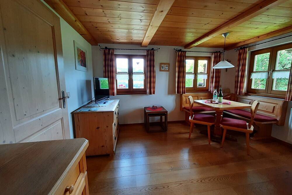 Ganze Wohnung, Zwei-Raum-Wohnung Bergblick 35qm, Dusche/Wc, Extra-Schlafzimmer, Küche in Reit im Winkl, Bayerische Alpen