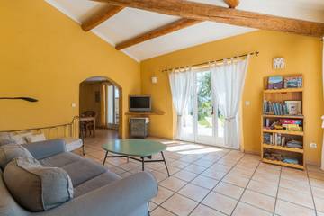 Bauernhof für 5 Personen in Saint-Christol, Provence, Bild 3