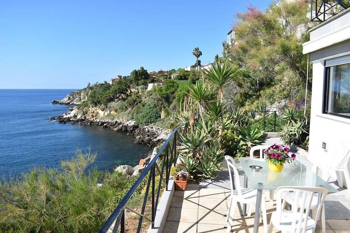 Location de vacances pour 3 personnes, avec piscine et jardin à Bagheria