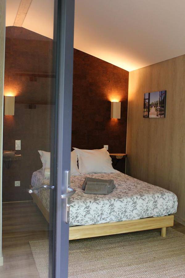 Double Room with Lake View in La Ferté-Saint-Aubin, Sologne