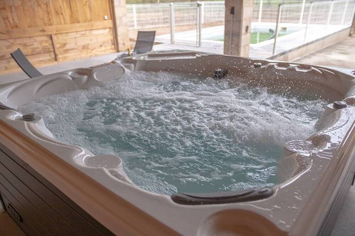 Maison de vacances pour 6 personnes, avec jacuzzi ainsi que jardin et terrasse, animaux acceptés