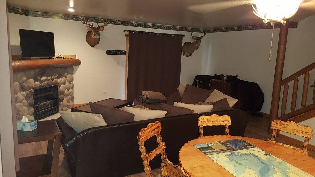 Die Bären-Höhle Ruhige und bequeme Tier-und Kolibri-Betrachtung in Starved Rock State Park