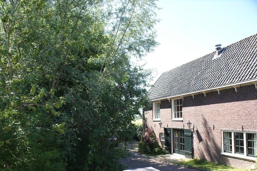 B&B in der Nähe von Amsterdam mit Jacuzzi, Poolbillard und Frühstück in Abcoude, Groene Hart