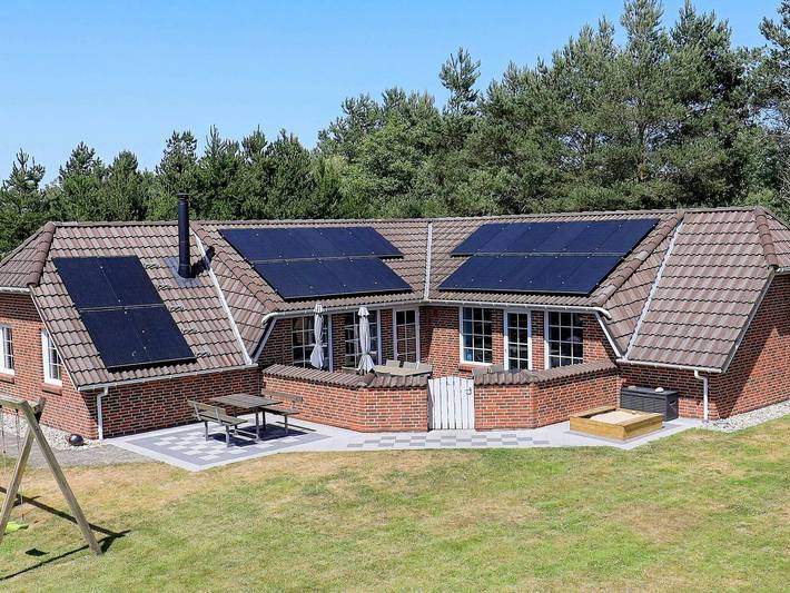 Ferienhaus für 10 Personen, mit Whirlpool und Terrasse sowie Garten und Pool in Südjütland