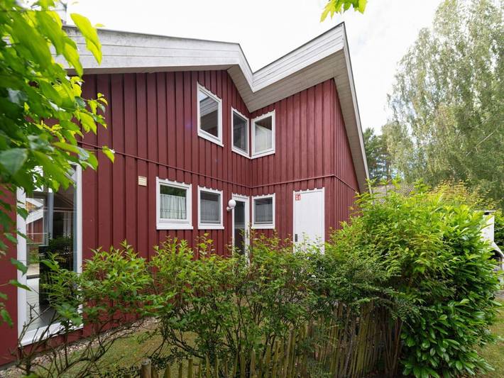 Ferienpark für 6 Personen, mit Whirlpool und Garten sowie Pool und Sauna in Mirow