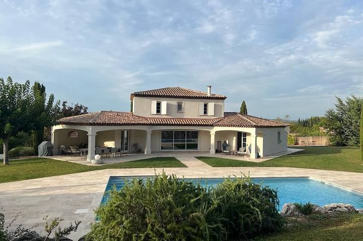 Location de vacances pour 8 personnes, avec jardin et terrasse à Cabriès