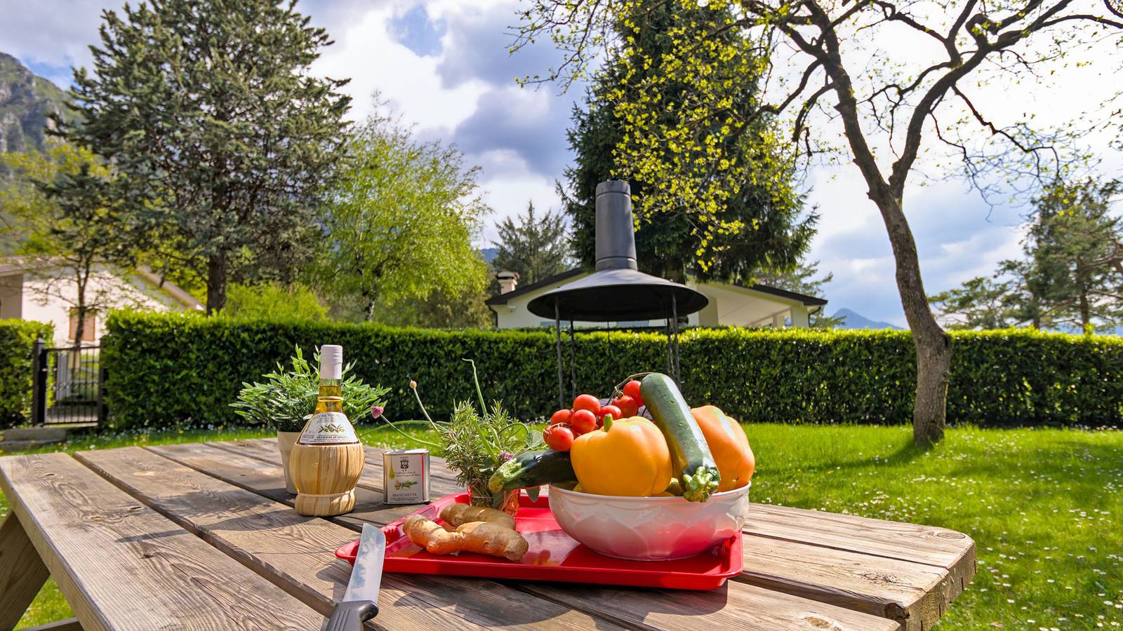 Geheel appartement, Vakantieappartement voor 4 personen met tuin in Idro, Garda Bergen