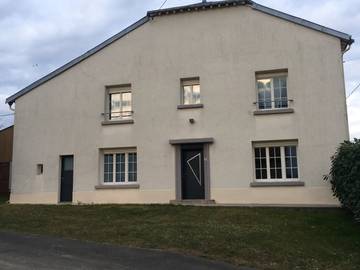 Gîte pour 6 personnes, avec jardin et terrasse dans Les Deux-Villes
