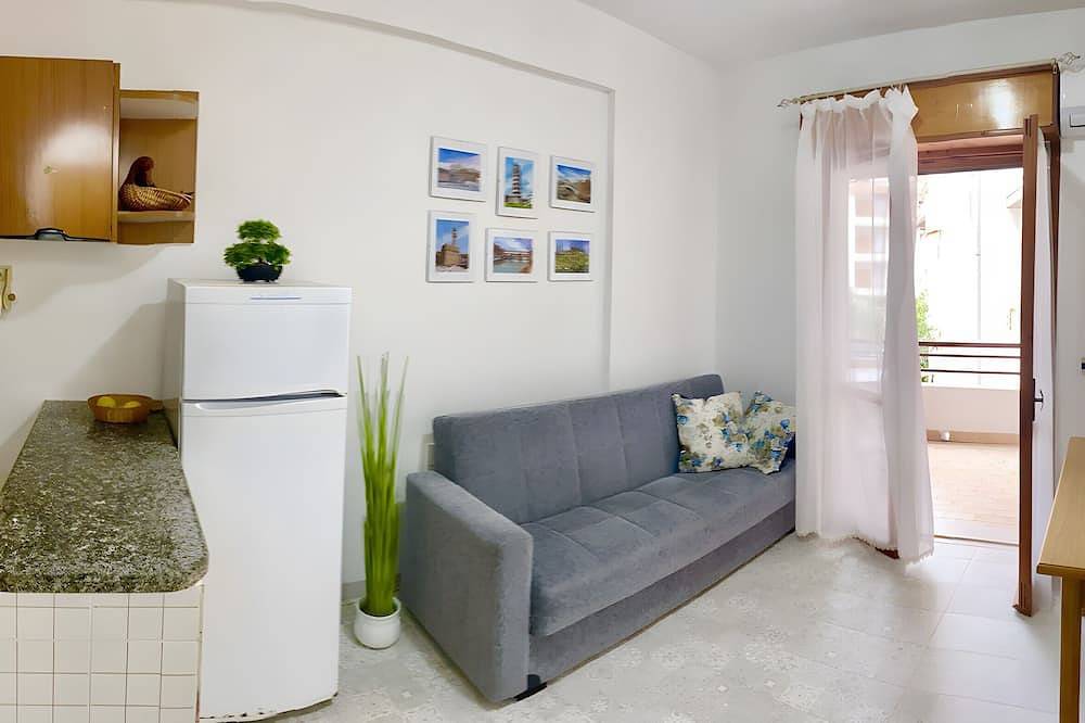 Apartamento entero, Apartamento 'Blaue Rose' con vistas a la montaña y balcón in Scalea, Costa Tirrénica Calabria