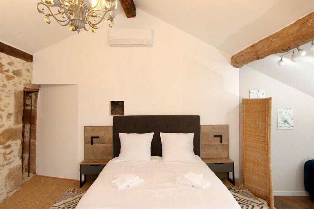 Charming historic gem with modern flair in Leynhac in Leynhac, Région d'Aurillac