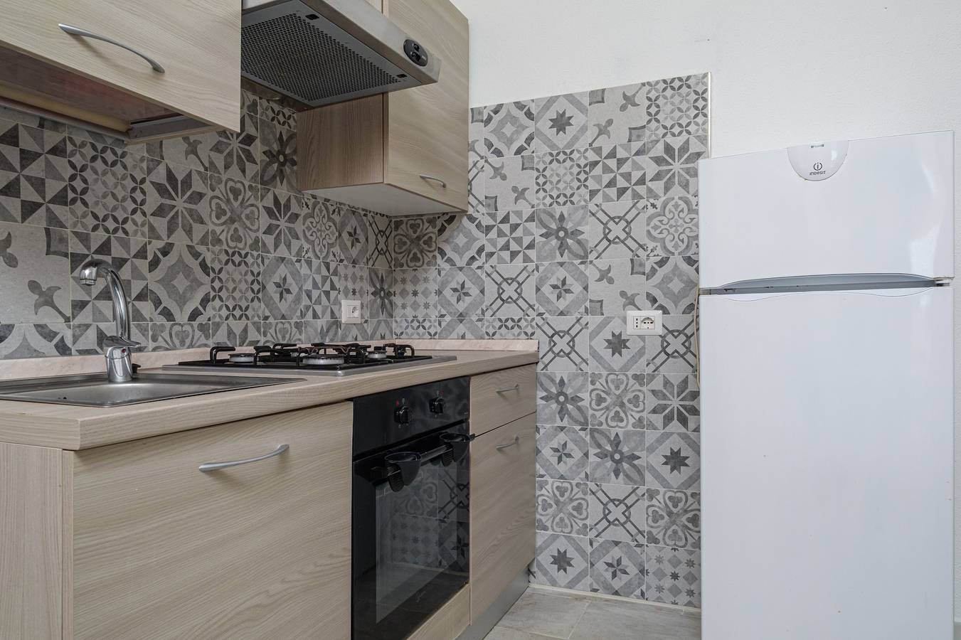 Appartamento intero, Appartamento 'Brezza Marina - Garden' con Terrazza Privata, Wi-Fi e Aria Condizionata in San Teodoro, Olbia-Tempio