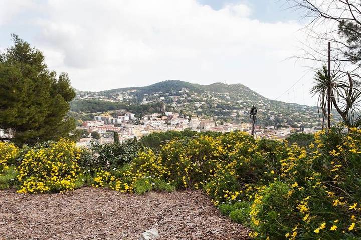 Location de vacances pour 12 personnes, avec vue ainsi que jardin et piscine, animaux acceptés à Cabrils - 3