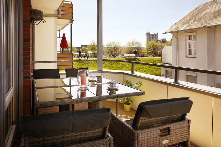 Ganze Wohnung, Hanseblick Büsum – zentral, Balkon & Blick Richtung Hafen in Hafen Büsum, Büsum