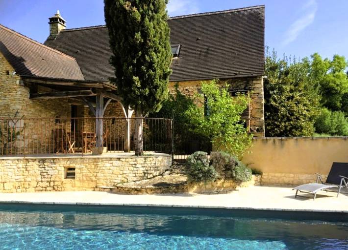 Gîte pour 8 personnes, avec piscine à Saint-Amand-de-Coly - 2